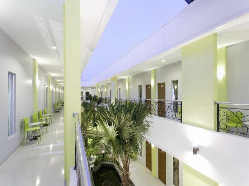 Zaen Hotel Syariah Solo 16/24