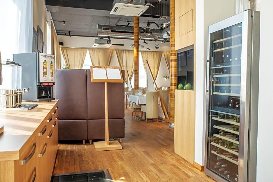 RESTAURANT AND DESIGN HOTEL NOEM ARCH 41/54