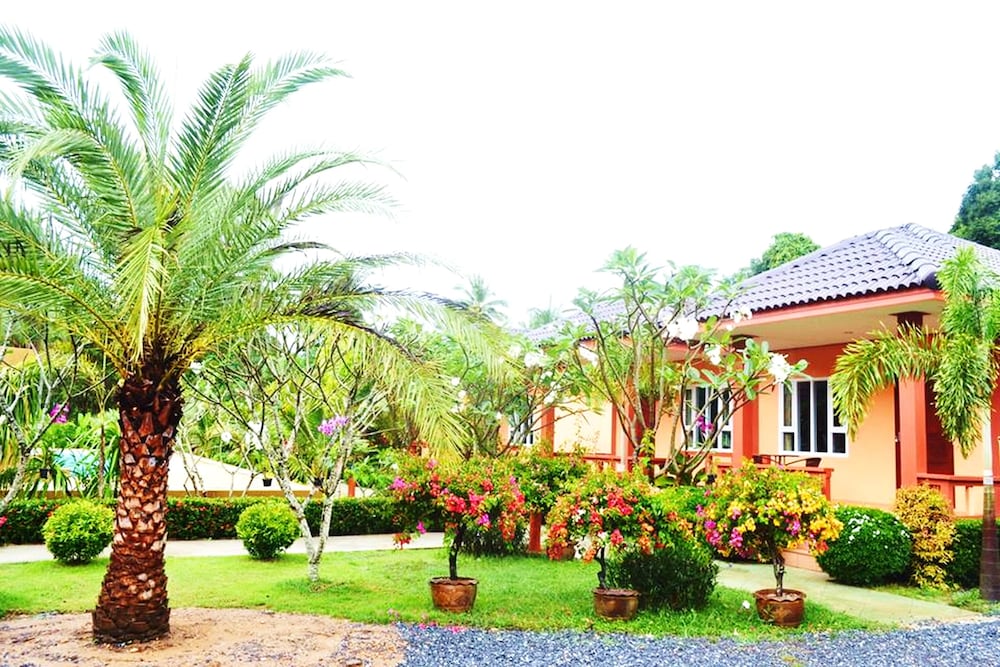 Peaceful Resort Koh Lanta 40/50