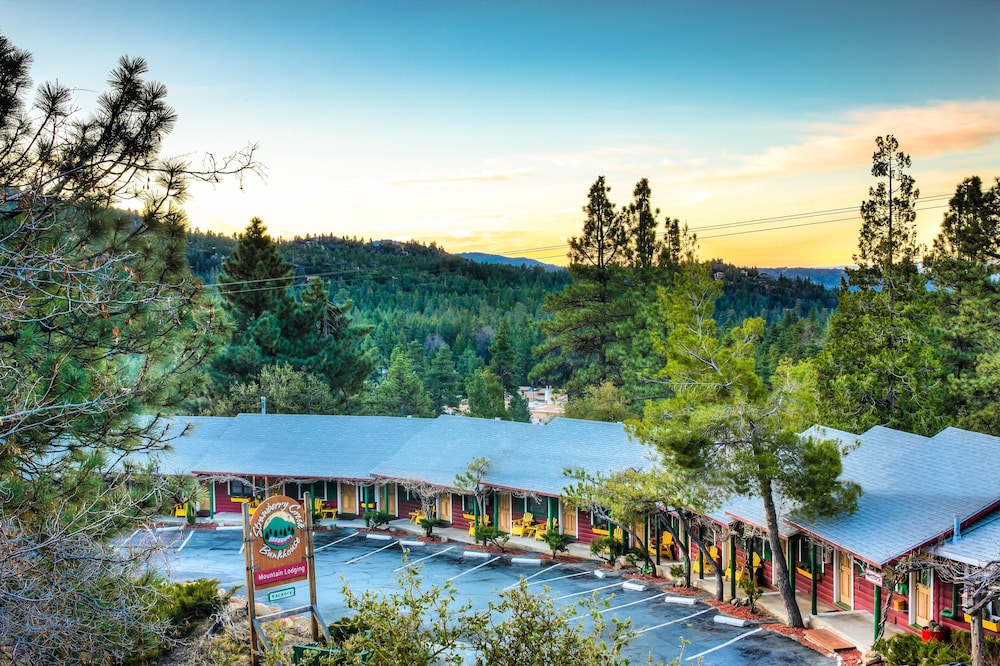 Idyllwild Bunkhouse 33/46