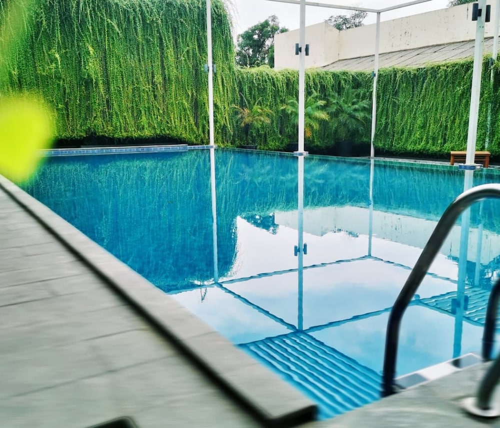 Grand Central Hotel Medan 35/60