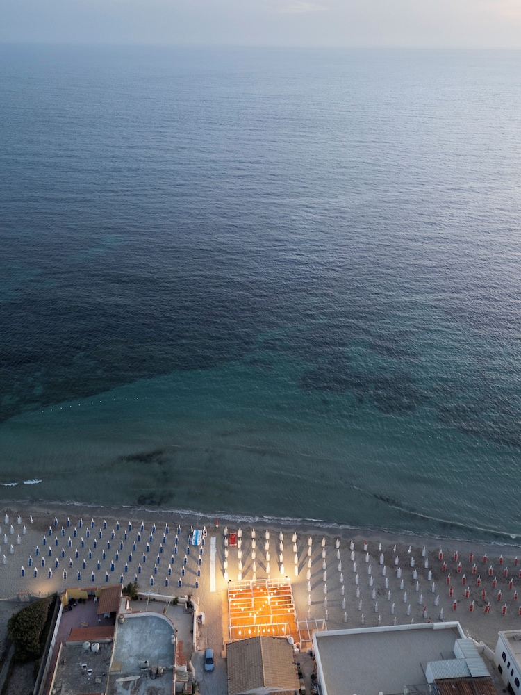 Delfino Beach Hotel 42/50