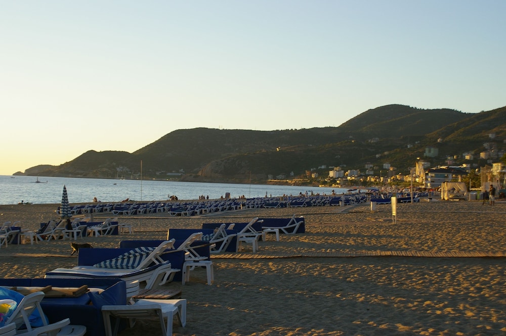 Aysev Hotel 34/42