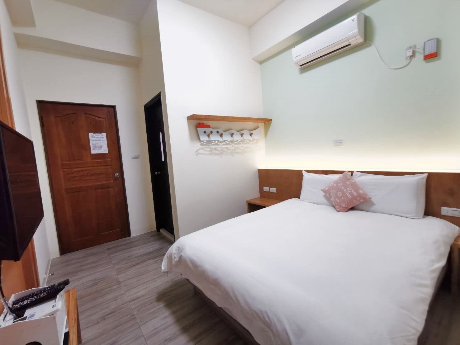 ECONOMY, DOUBLE BED