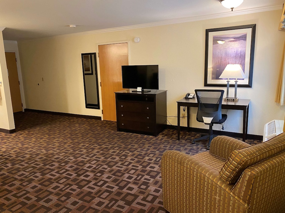 Best Western Plus Inn Of Hayward 26/40