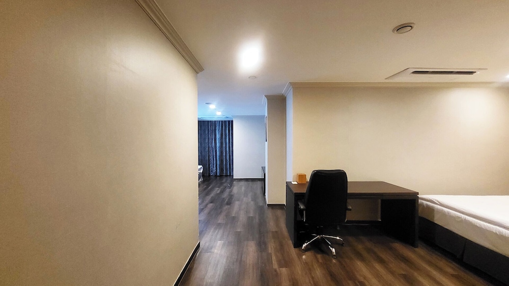 Ramada Hotel & Suites by Wyndham Seoul Namdaemun 37/61
