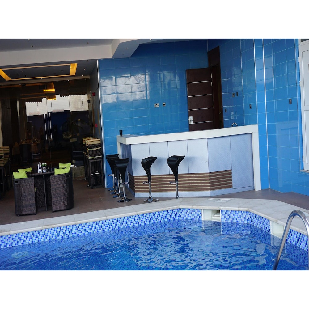 Pearlwort Hotel and Suites 24/45