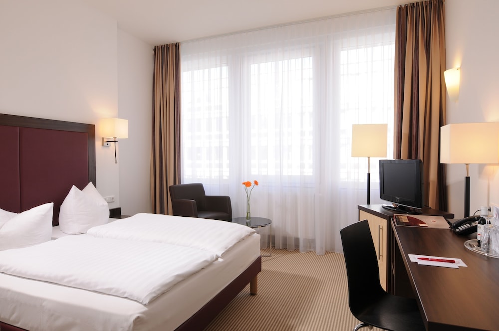 Azimut Hotel Munich 12/50