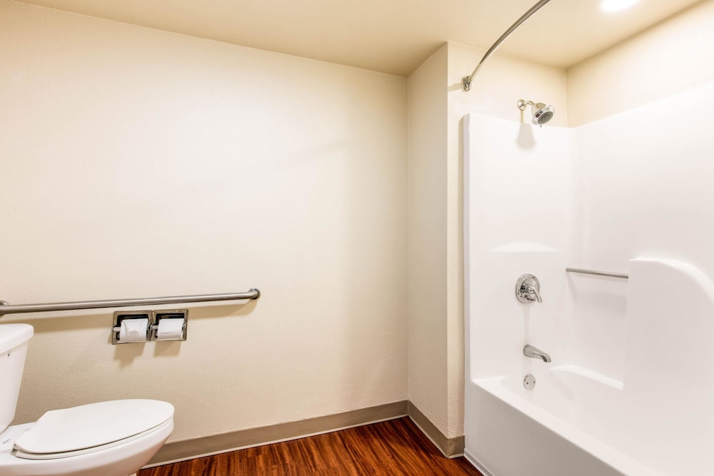Quality Inn Pelham I-65 Exit 246 21/38