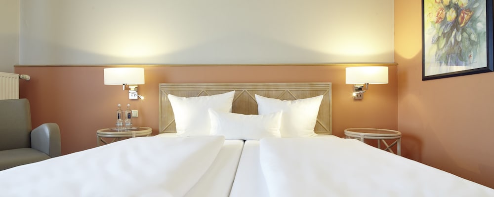 Comfort, King Bed, Parkhotel Weiskirchen 3/4