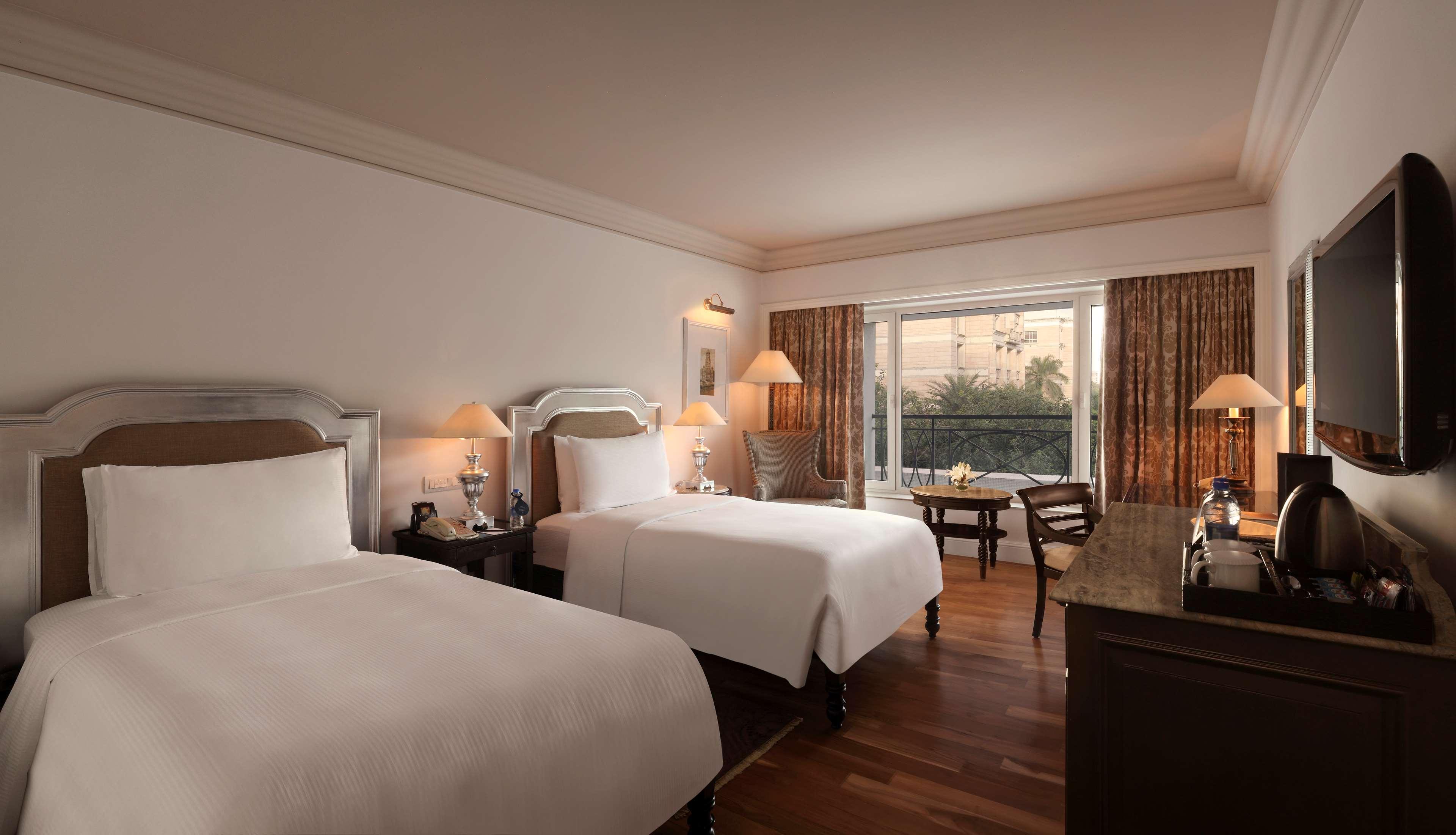 Guest Room, Twin Beds, City View