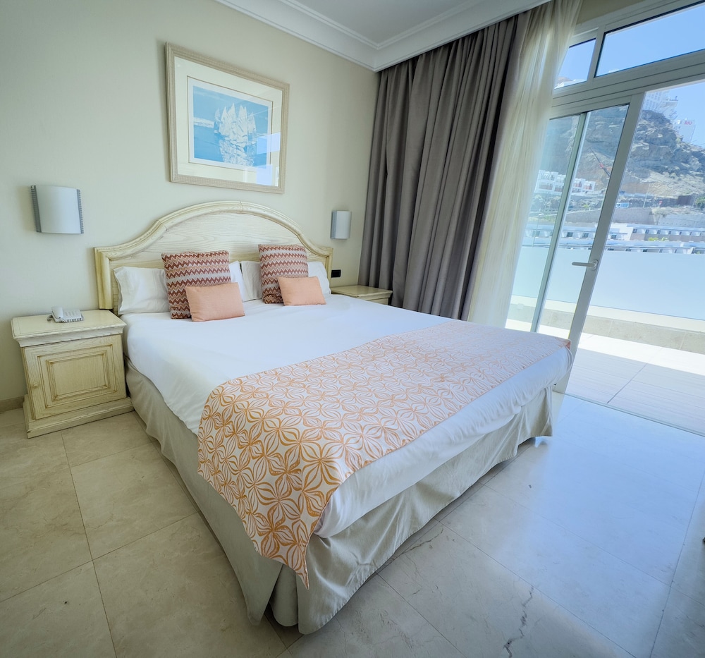 شقة بسرير كوين بإطلالة على الشاطئ بشرفة بغرفة نوم واحدة مع أريكة، Holiday Club Playa Amadores 4/8