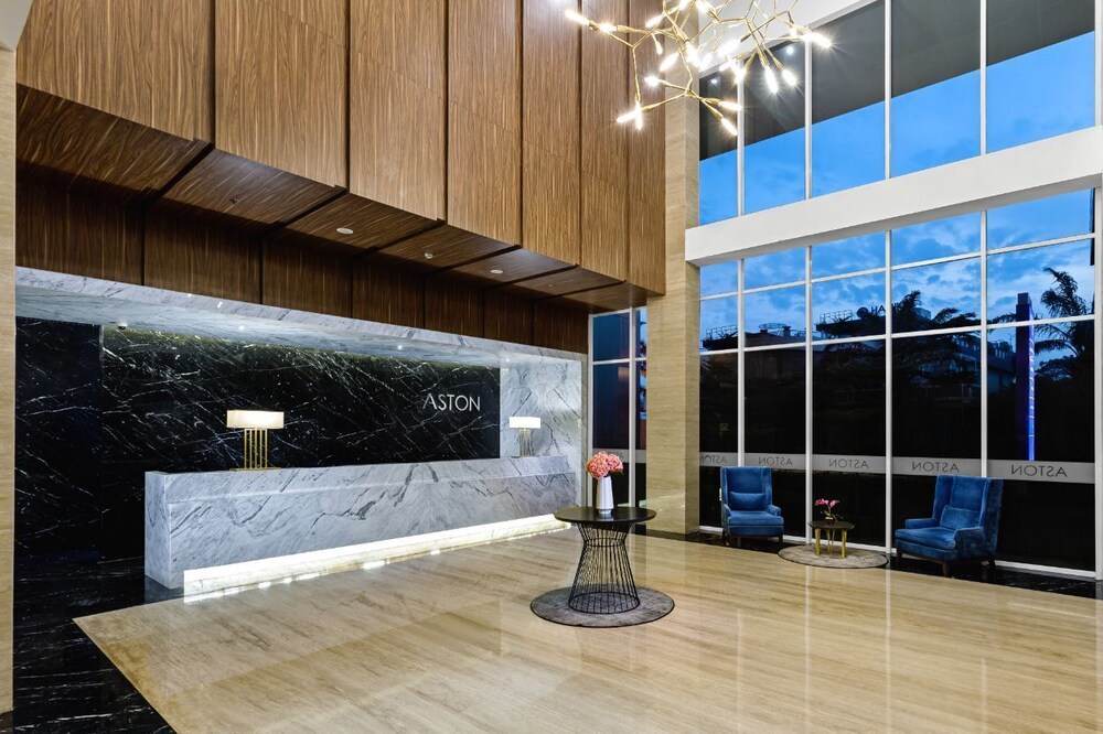 Lobby at Aston Sidoarjo City Hotel and Conference Center, SIDOARJO