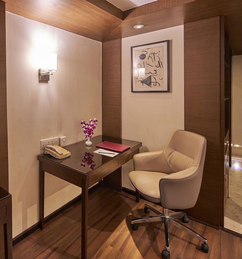Lemon Tree Premier, Navi Mumbai 44/67