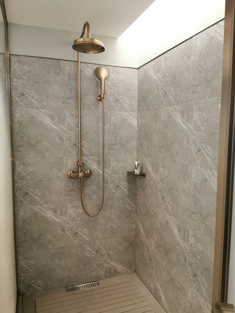 Mercure Chengdu Chunxi 18/65