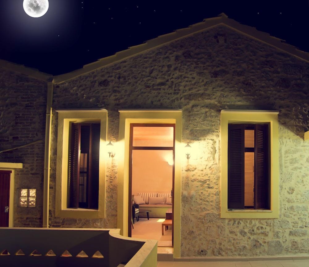 Porto Enetikos Suites 2/50