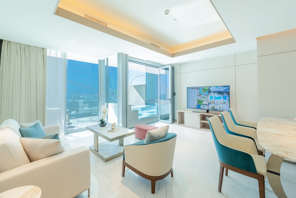 FIVE LUXE JBR 55/77