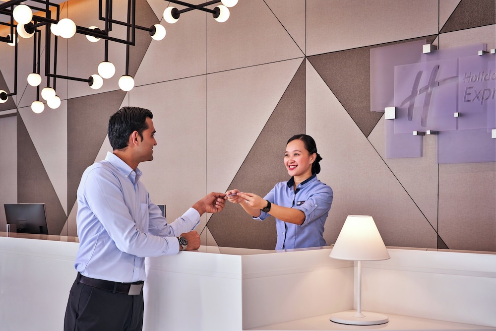 Holiday Inn Express Singapore Serangoon 13/49