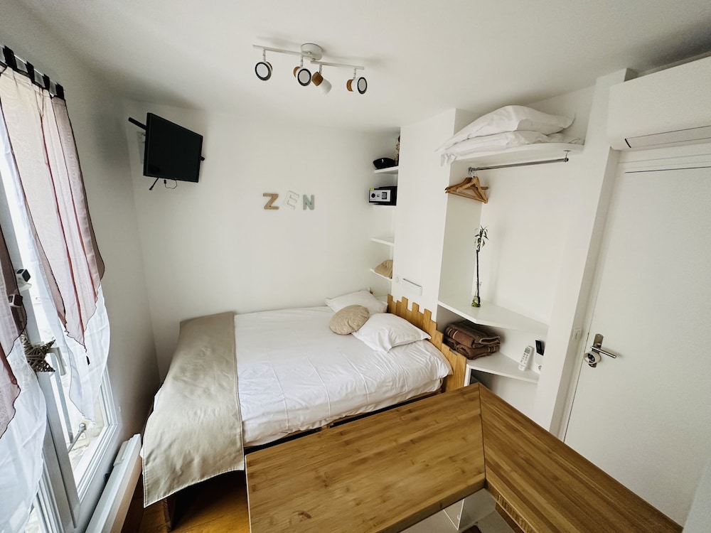 Studio, Double Bed