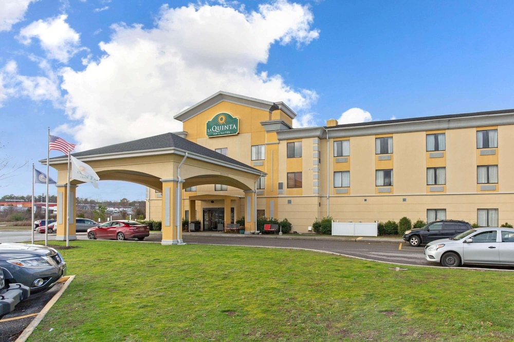 La Quinta Inn Suites Richmond Kings Dominion 38/44