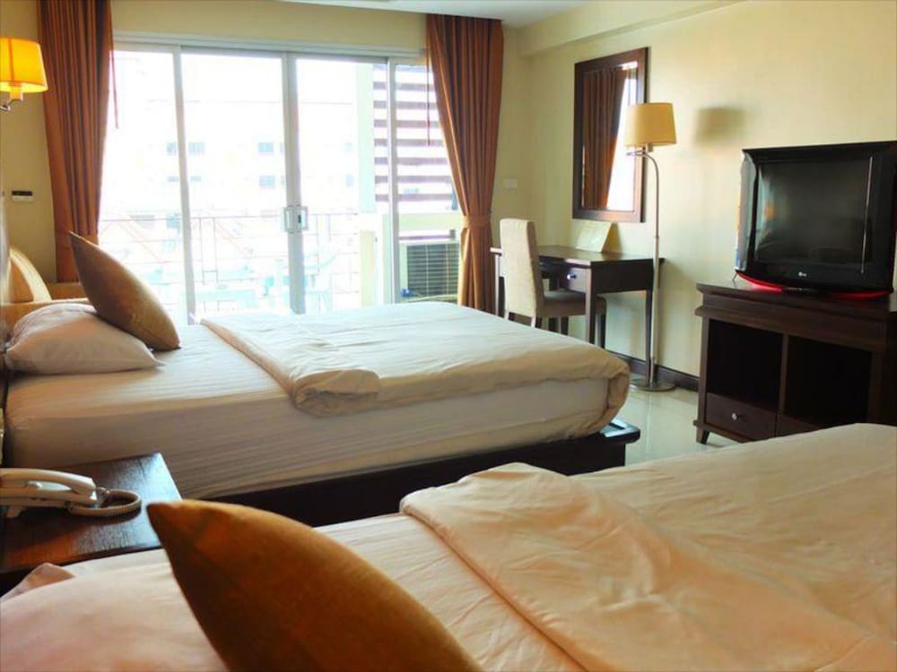August Suites 36/69