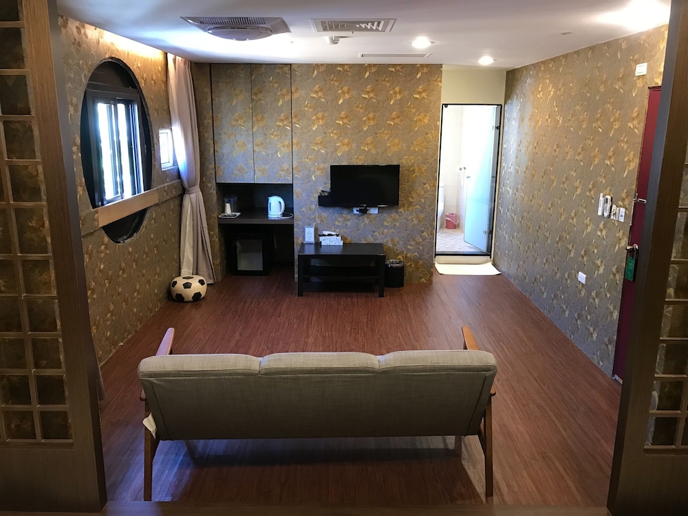 Everyday Hot Spring Hotel 57/65