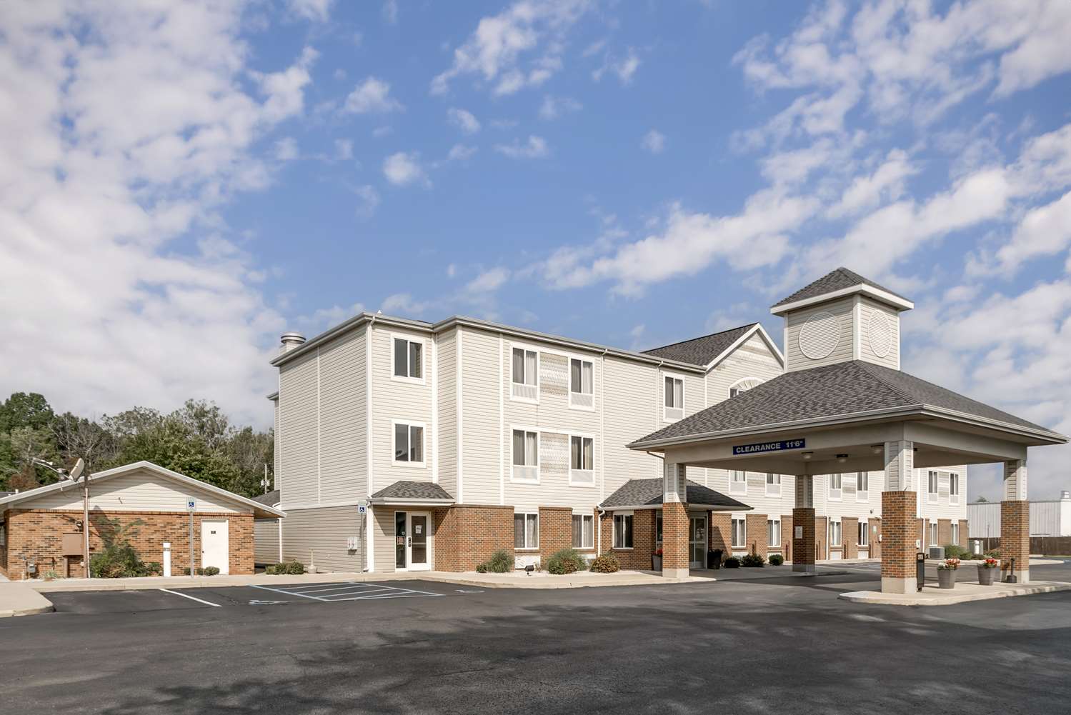 Best Western Beacon Inn 37/38
