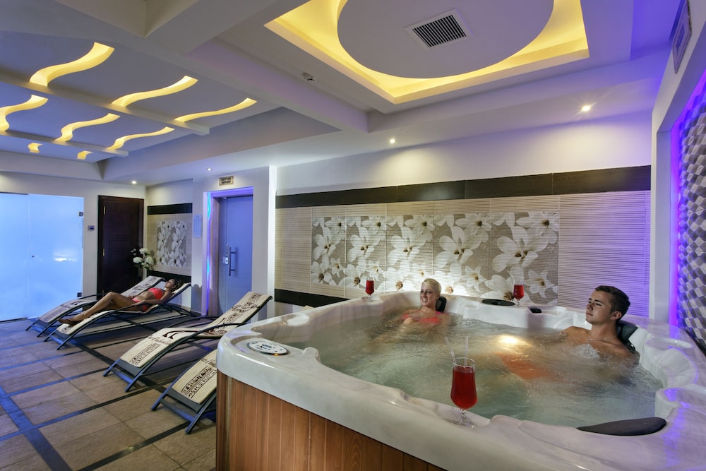 swimming pool spa