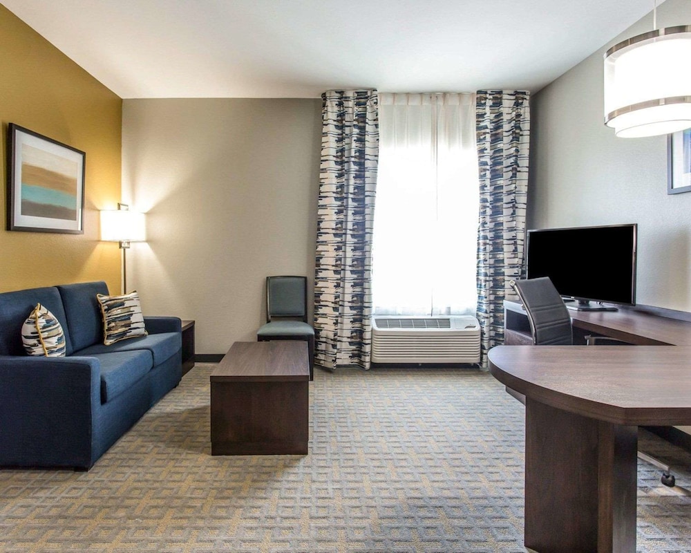 MainStay Suites Midland TX 31/44