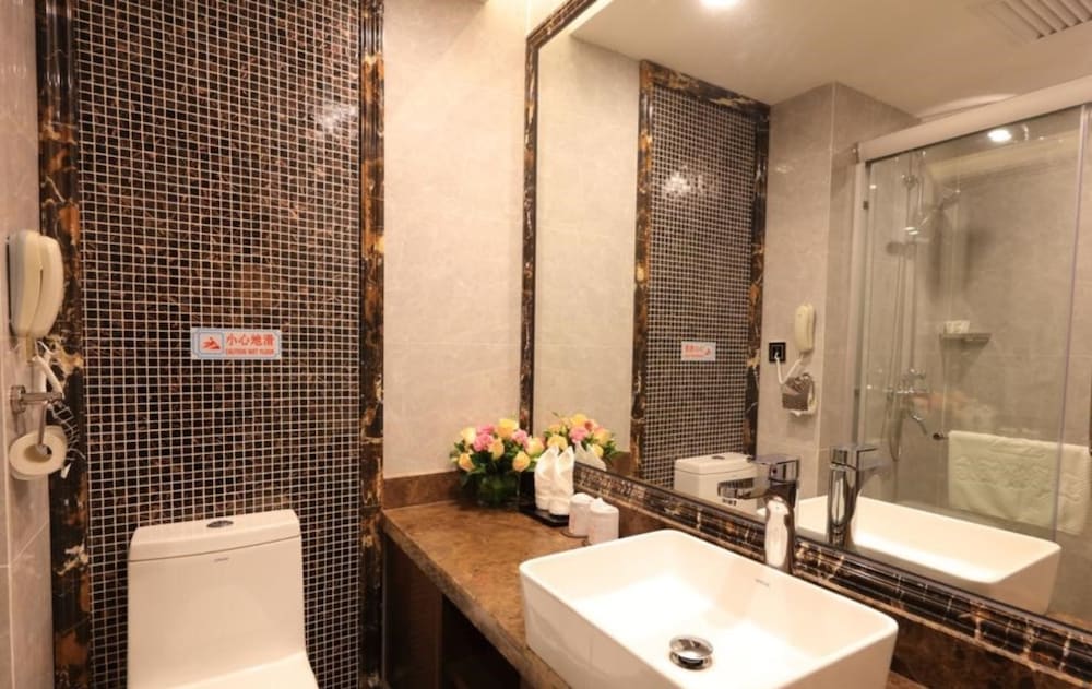 Five Rams City Hotel 26/28
