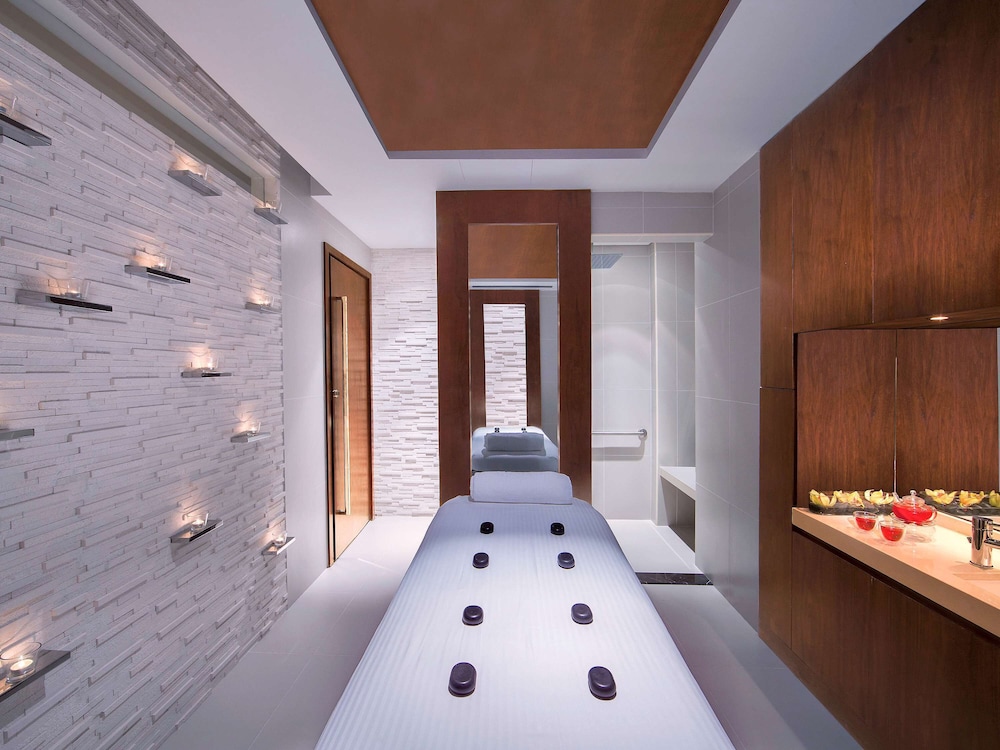 swimming pool spa