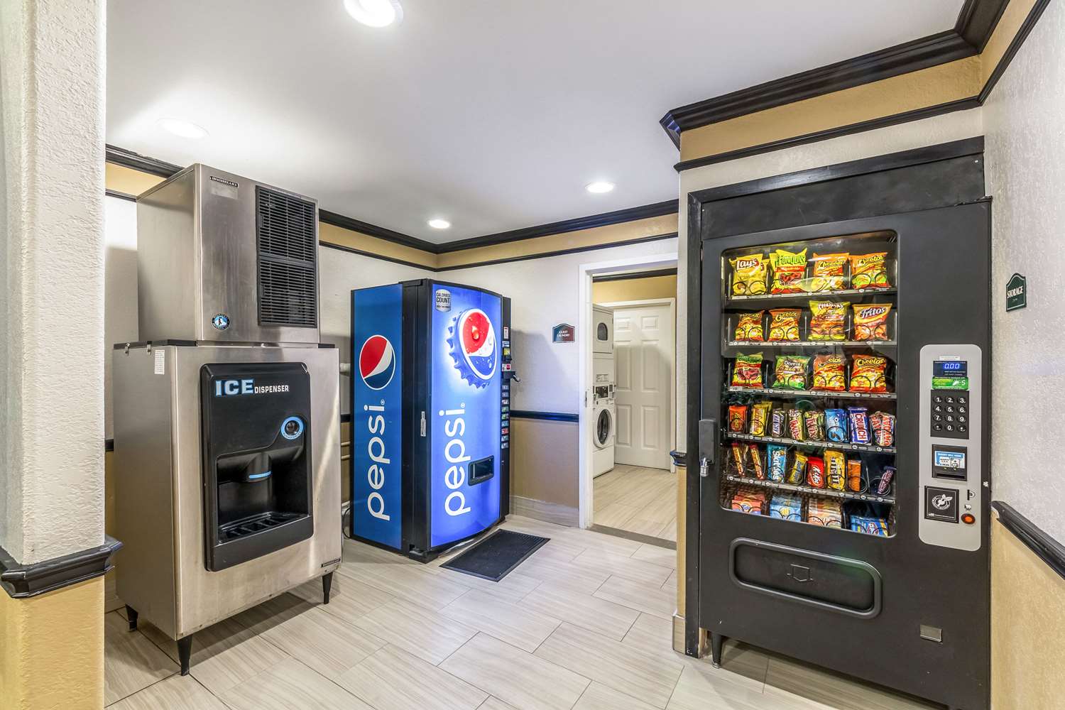 Quality Inn & Suites Seaworld North 9/42