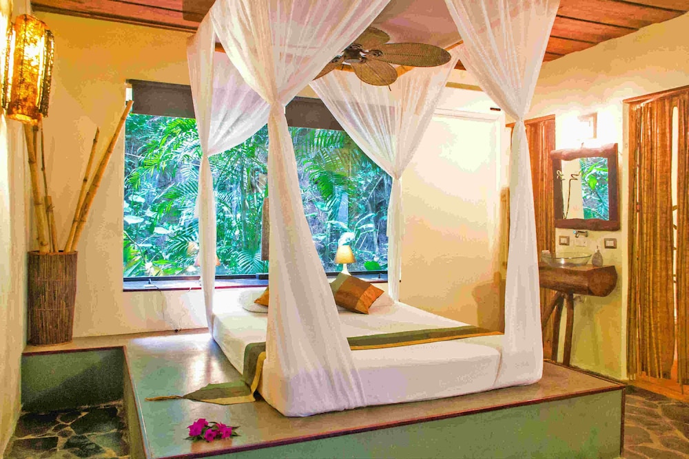 Canaima Chill House 8/50