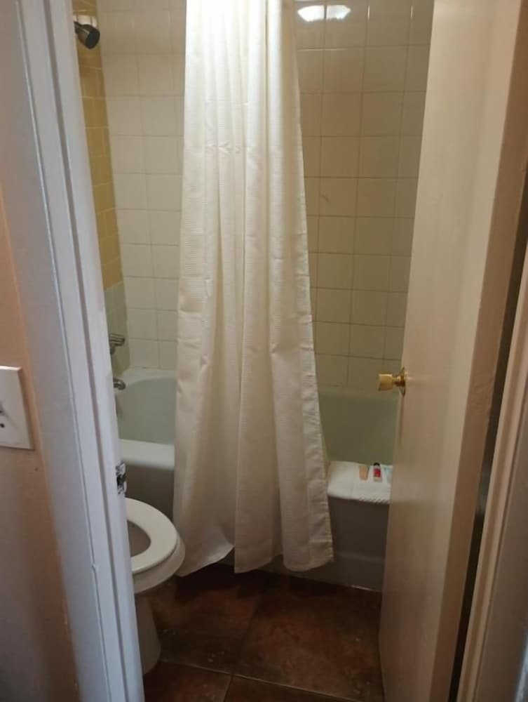 Altamonte Springs Hotel and Suites 38/40