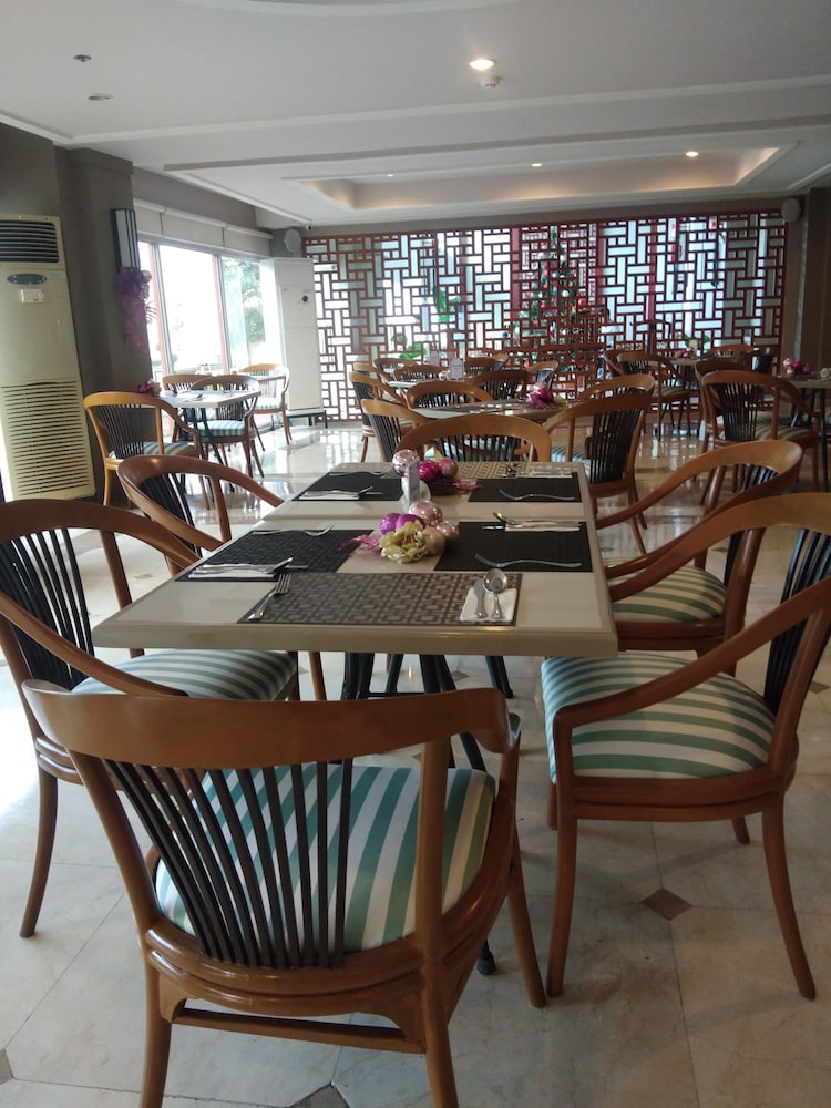 Sarabia Manor Hotel 53/73