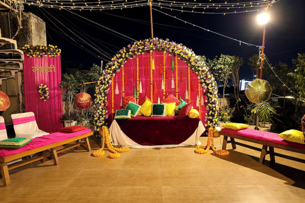 Airport Hotel Grand Delhi 49/52