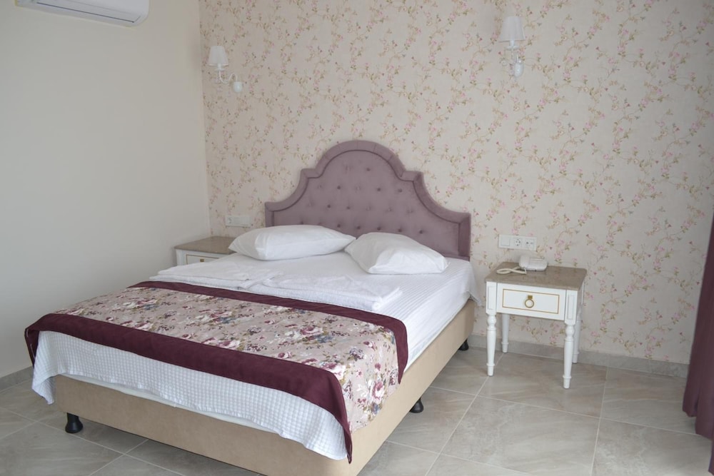 Turk Hotel 13/46