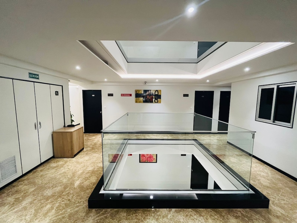 Hotel Madni Royale 12/50