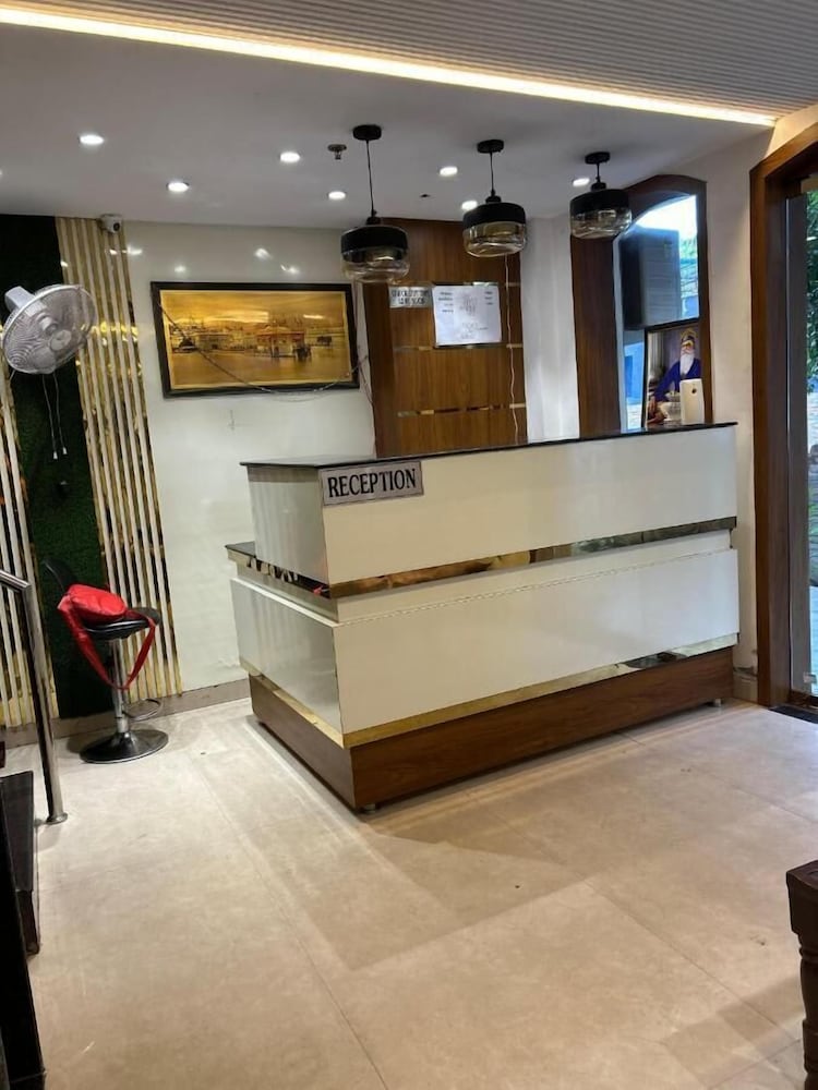HOTEL HERITAGE INN 6/58