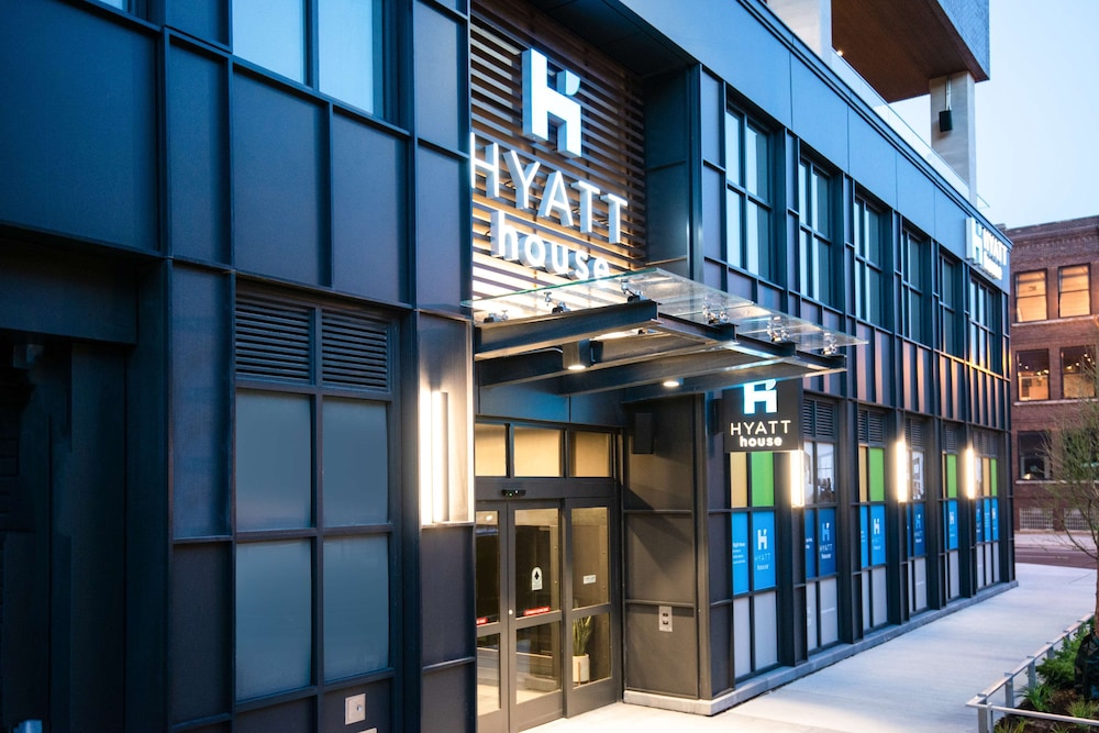 Hyatt House Chicago West Loop 8/56