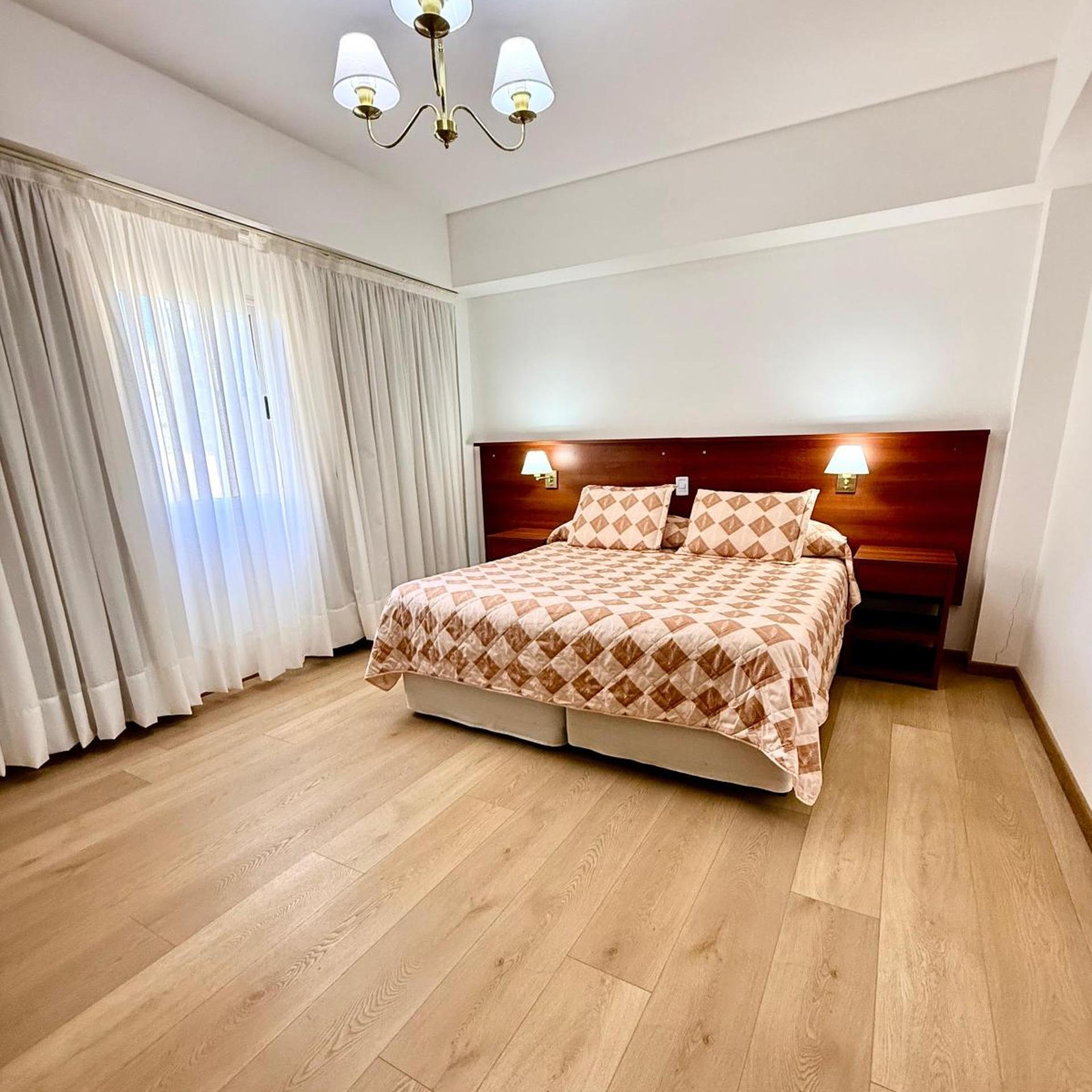 Hostal Del Sol 12/55