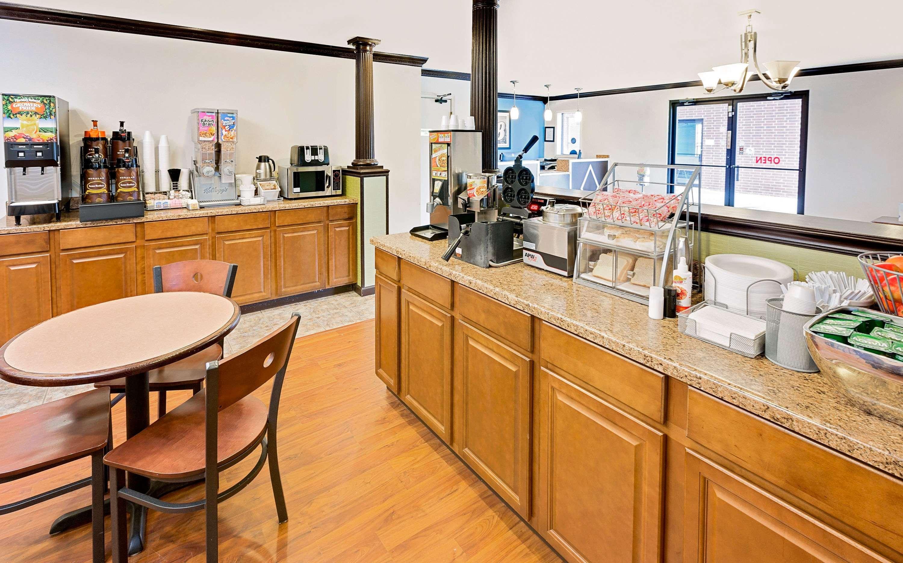 Super 8 by Wyndham Hazen 24/26