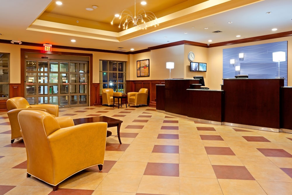 Days Hotel by Wyndham North Bergen /NYC 18/33