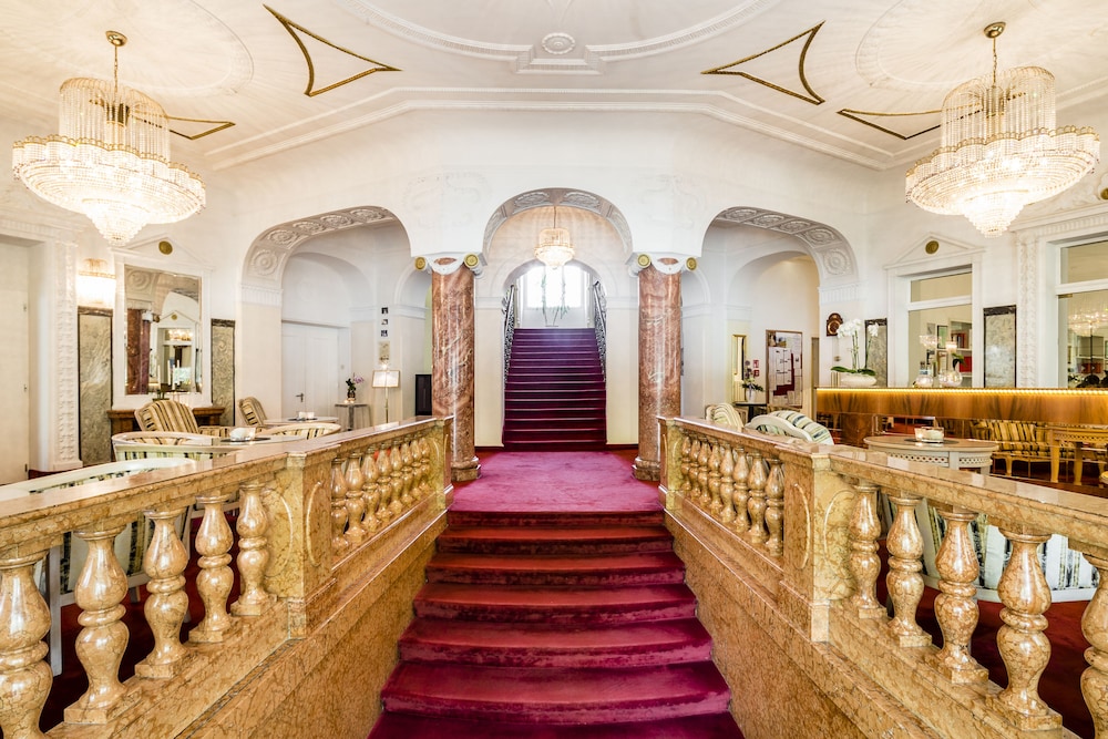 GRAND HOTEL BELLEVUE 35/50