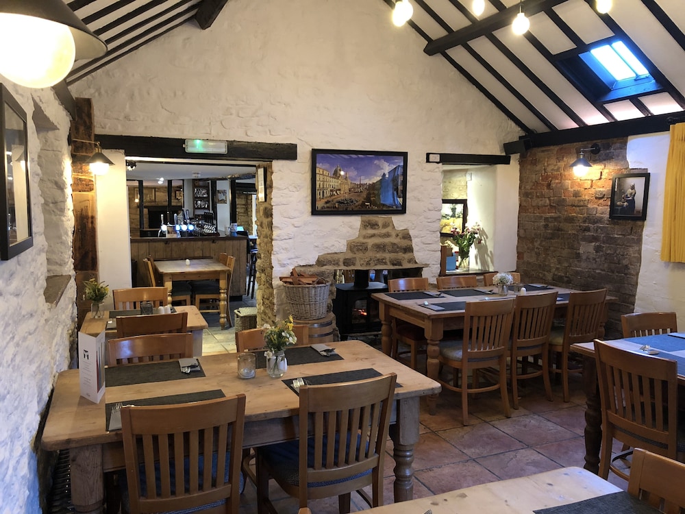 The White Hart 11/16