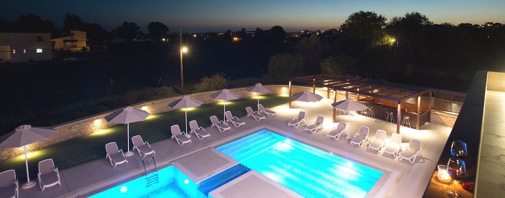 Niriides Luxury Villas 1/50