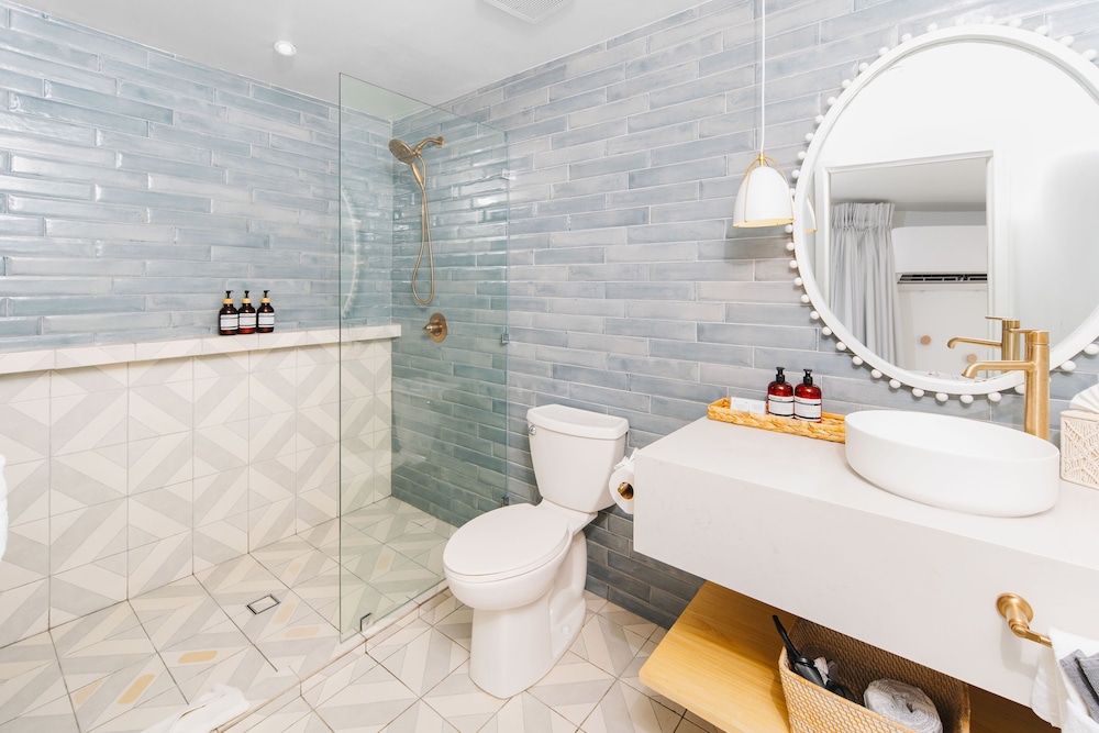 The Beach House Boutique Hotel 48/49