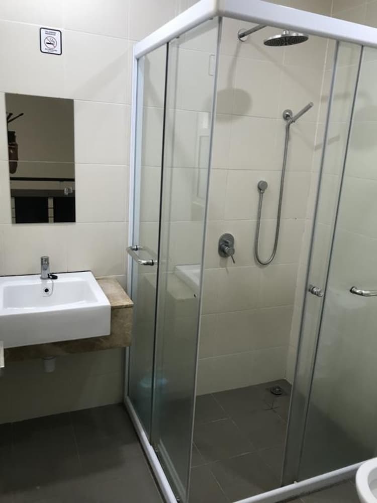 Island Hostel Bayan Lepas Airport 46/46