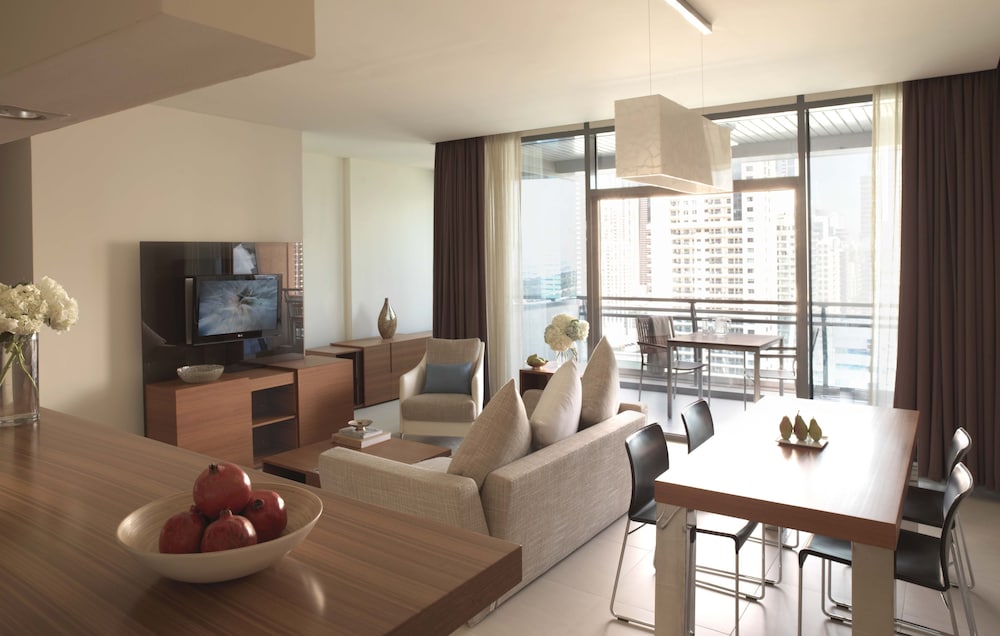 Radisson Blu Residence Dubai Marina Hotel 60/92
