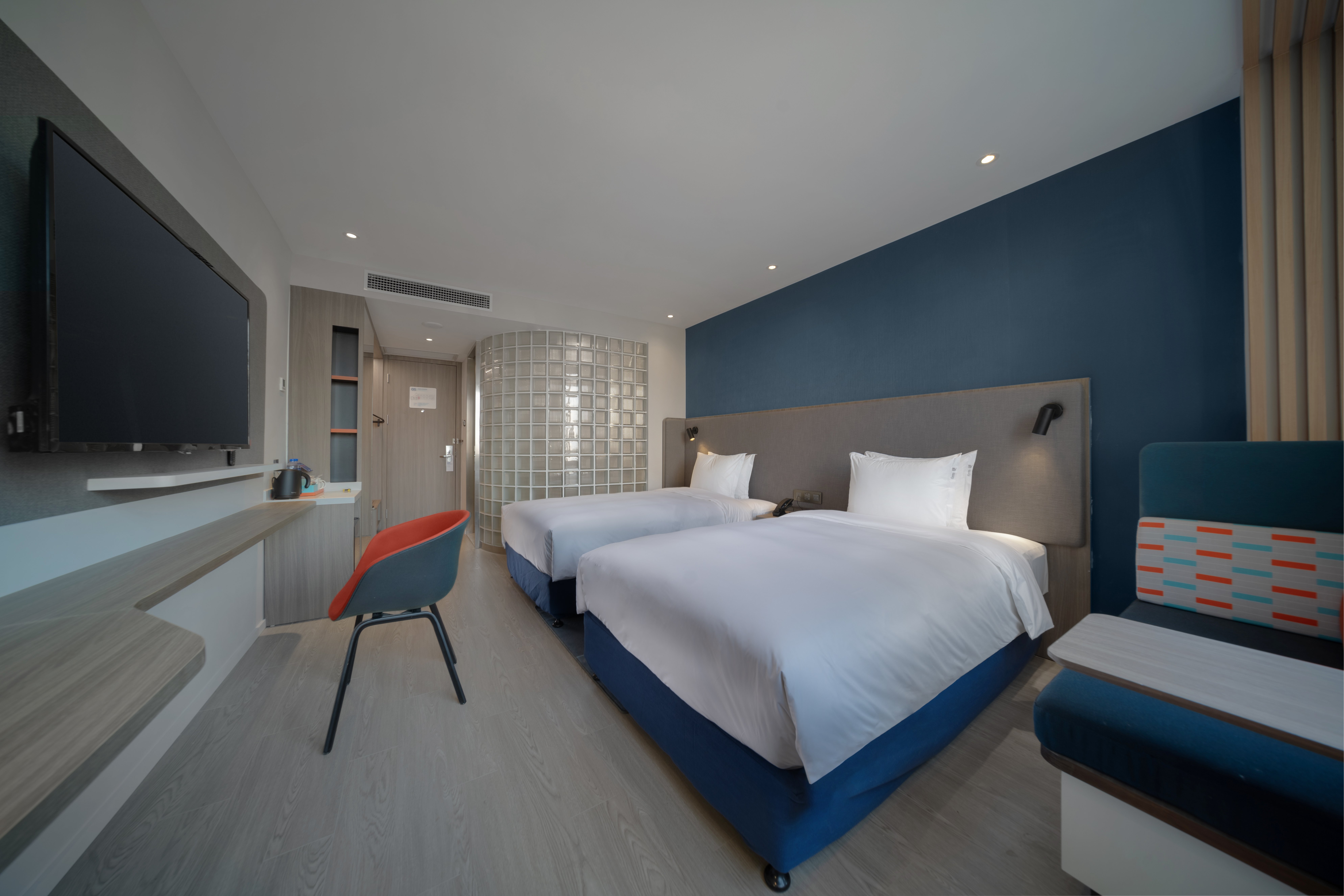 Deluxe, Twin Beds